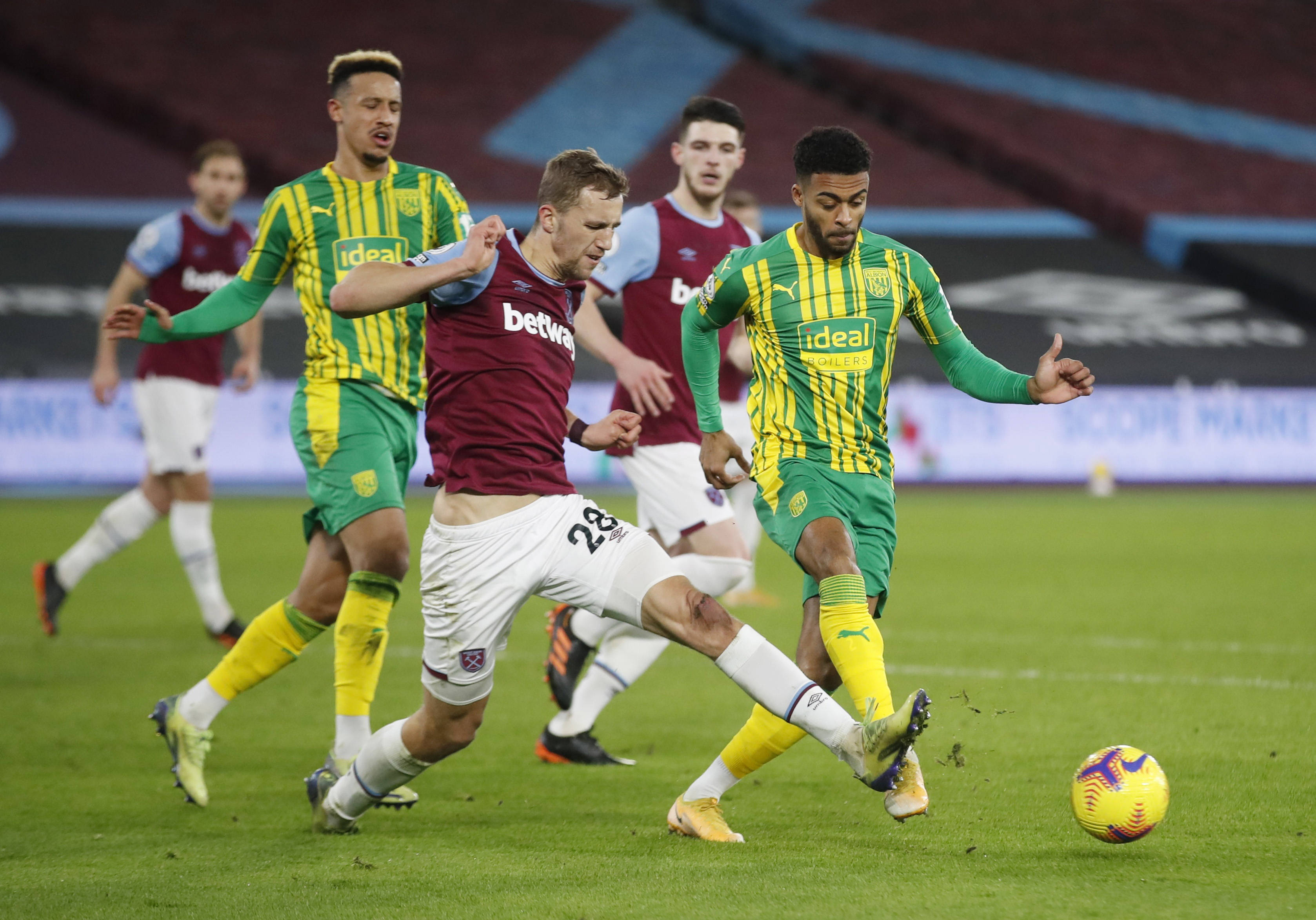 与加泰罗尼 与加泰罗尼